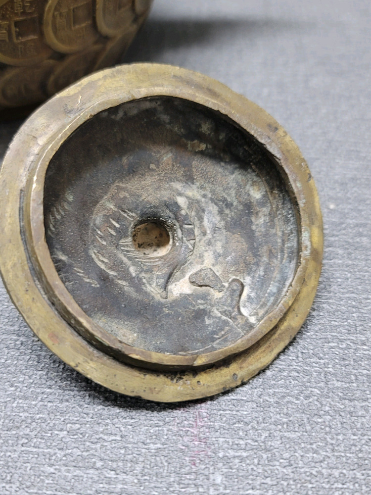 황동 엽전 주전자 이미지