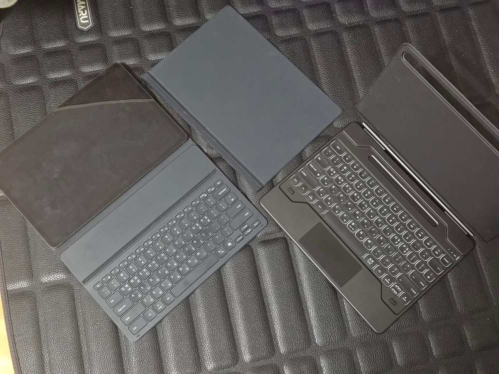 [S급] 갤럭시탭 S9 플러스 셀룰러 5G 256G 그라파이트 및 정품 키보드 케이스 2종 및 호환 키보드케이스 이미지