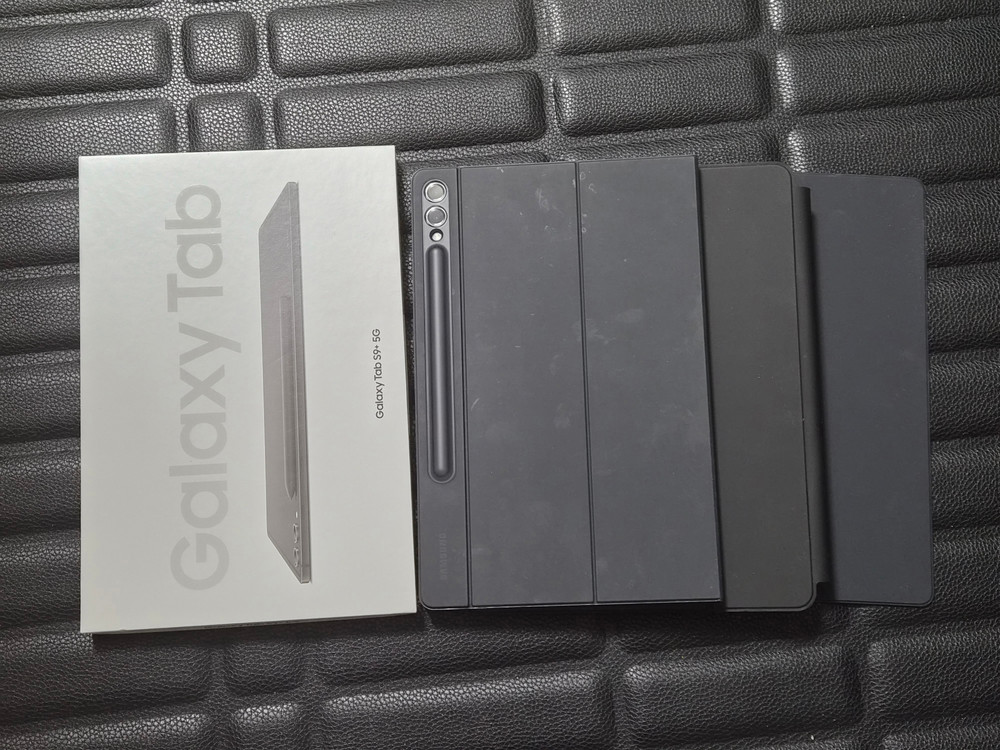 [S급] 갤럭시탭 S9 플러스 셀룰러 5G 256G 그라파이트 및 정품 키보드 케이스 2종 및 호환 키보드케이스 이미지