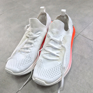 언더아머 UA플로우 벨로시티 SE경량 러닝화260 이미지