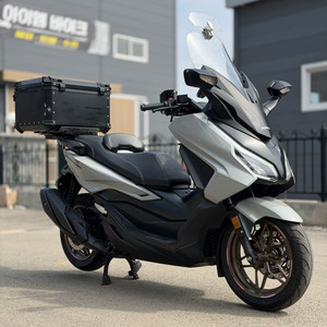 혼다 포르자350 25년식 2만키로 배달셋팅 깔끔한바이크 판매합니다! 이미지