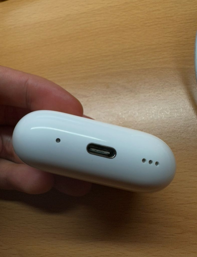 에어팟 프로 2세대 라이트닝 / C타입 본체 판매합니다 이미지