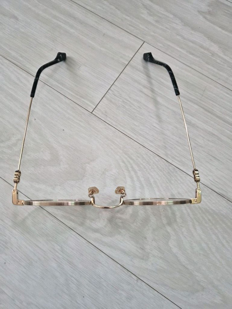 젠틀몬스터 안경 이미지