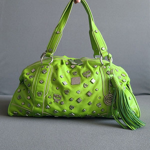 mcm 엠씨엠 스터드 블룸백 보스턴가방 숄더백 빅백 여행가방 이미지