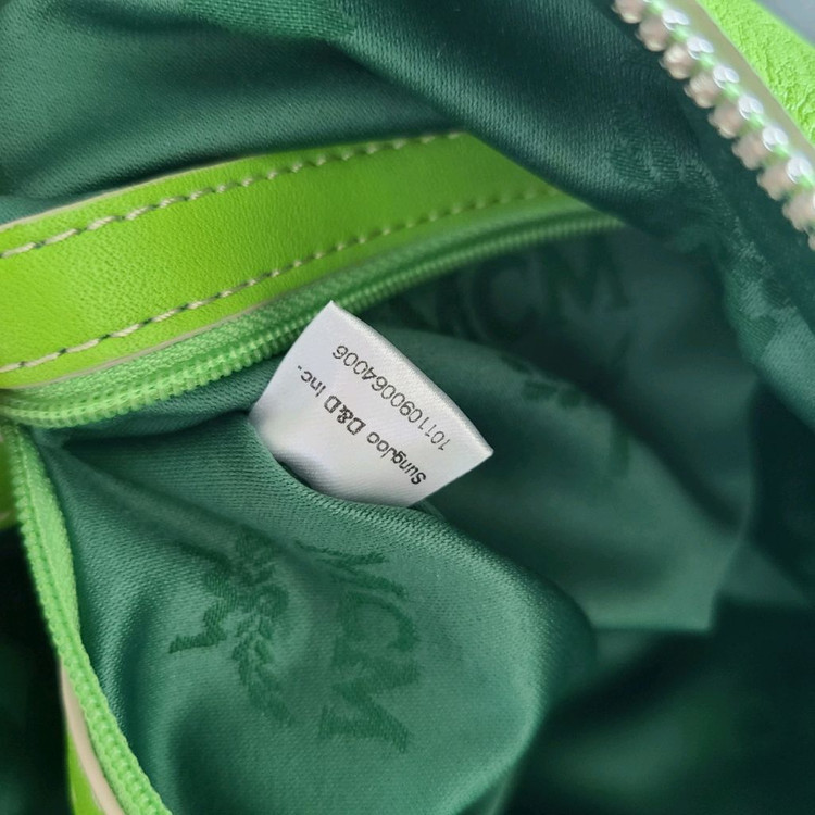 mcm 엠씨엠 스터드 블룸백 보스턴가방 숄더백 빅백 여행가방 이미지