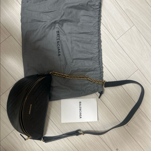 발렌시아가 수비니어백(크로스&숄더 둘다 가능) 이미지