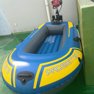 고무보트 선외기 세트 이미지