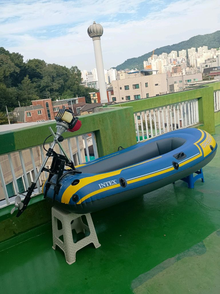 고무보트 선외기 세트 이미지