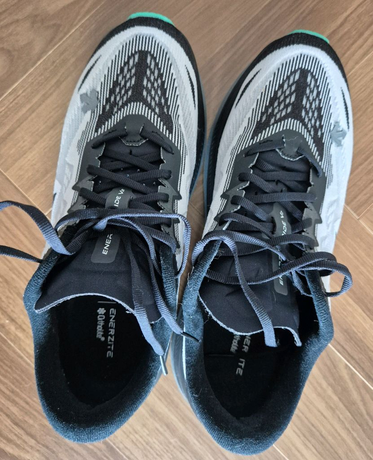 데상트 에너자이트 라이드 V2 그레이 260사이즈 이미지