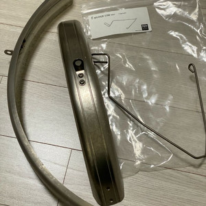 NOV 노브 브롬톤 티타늄 티탄 머드가드 R타입 C라인용 팝니다. 이미지