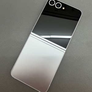 [대전 중고폰] 갤럭시 Z플립6 256GB 실버 / SS급 / 실물촬영 / 매장운영 094020 이미지