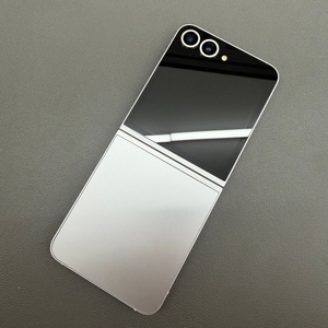 [대전 중고폰] 갤럭시 Z플립6 256GB 실버 / SS급 / 실물촬영 / 매장운영 399812 이미지