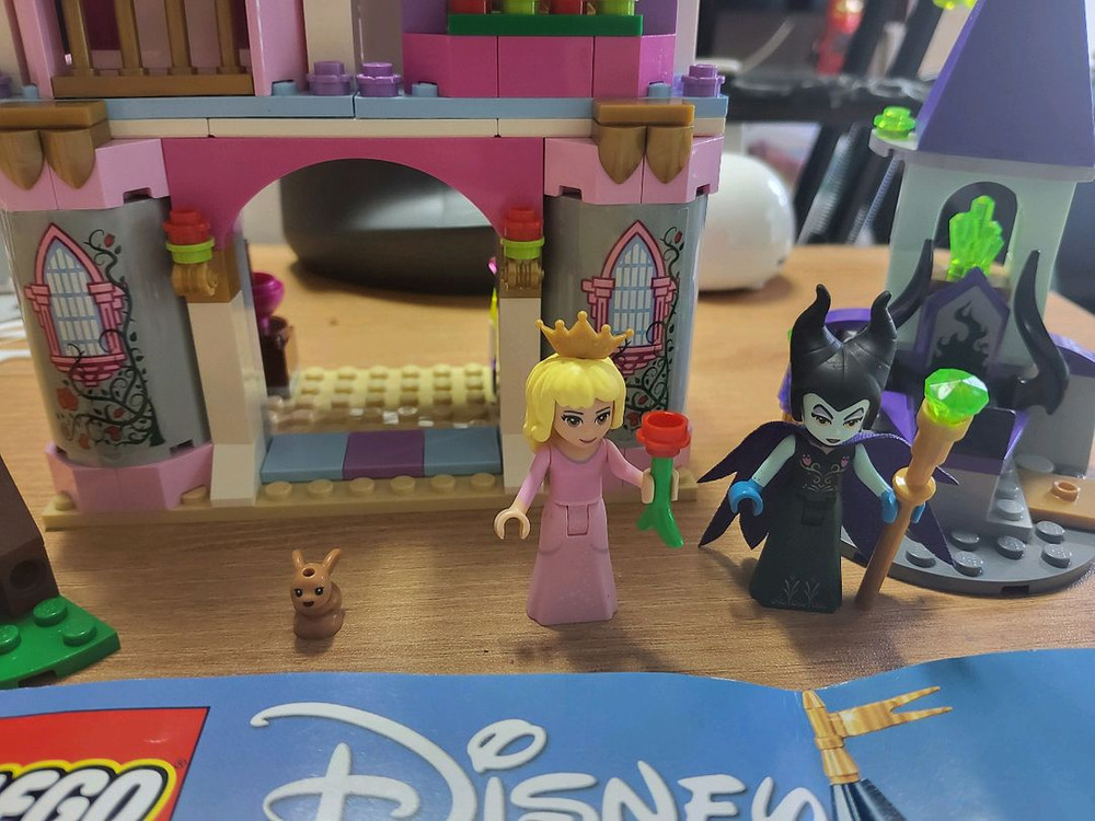 레고41152프렌즈 잠자는 숲속의 공주성 이미지