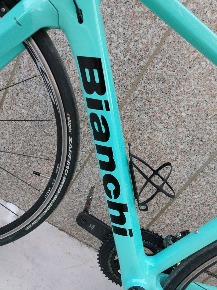 상태최상 23년 비앙키 스프린트 시마노 울테그라 카본로드자전거 55사이즈 팔아요. 이미지