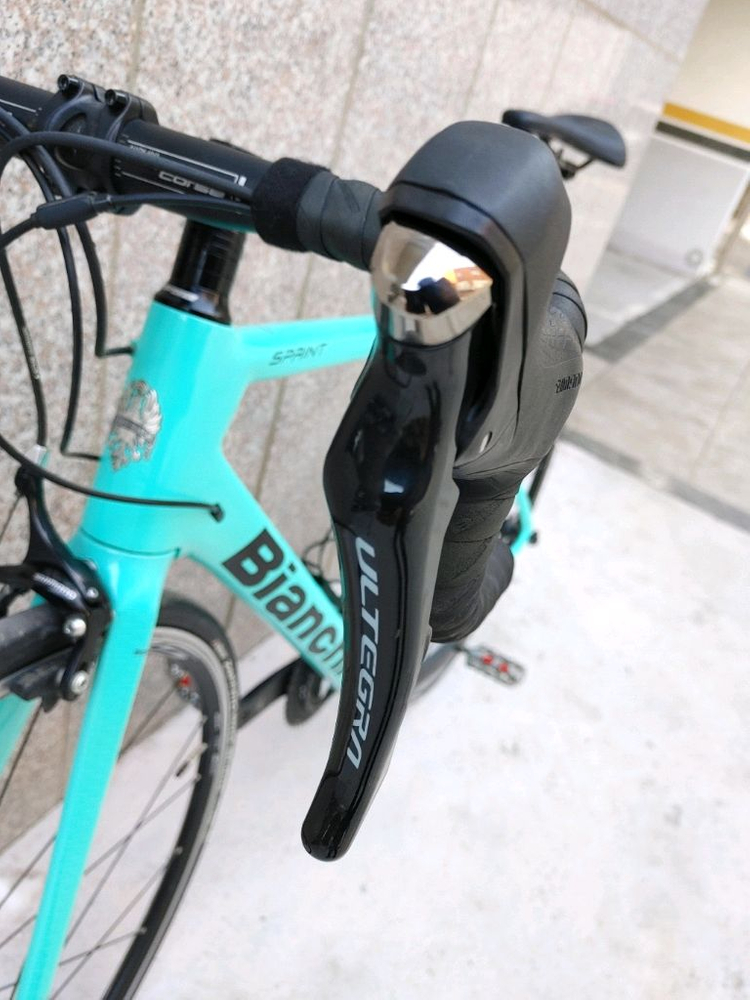 상태최상 23년 비앙키 스프린트 시마노 울테그라 카본로드자전거 55사이즈 팔아요. 이미지