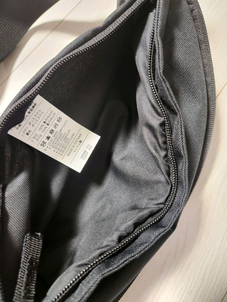 새상품급)나이키 헤리티지 웨이스트팩 크로스백40.5cm(가로) x 10cm(폭) x 15cm(세로)여러 중고사이트에 이미지