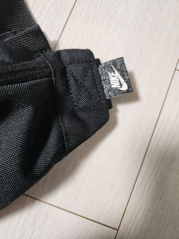 새상품급)나이키 헤리티지 웨이스트팩 크로스백40.5cm(가로) x 10cm(폭) x 15cm(세로)여러 중고사이트에 이미지