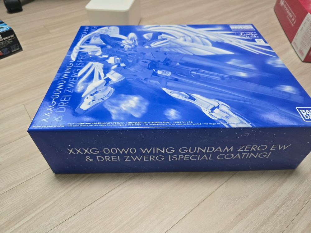 건담 프라모델 mg윙건담 드라이 츠베르크 스페셜코팅 세트 이미지