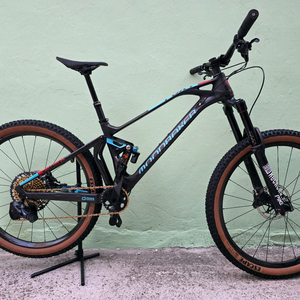 풀서스펜션 MTB 자전거 이미지