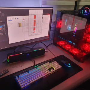 에브니아 32M2N8800 4K 32인치 240HZ OLED 모니터 판매합니다. 이미지