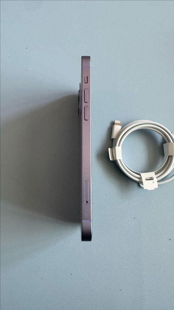 아이폰12퍼플 128기가 ,배터리79프로,케이스티파이 새상품2개 포함기능 ㅡ페이스아이디 터치 잘됨,모든기능정상배터리 이미지