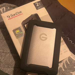 샌디스크 2TB 외장하드 이미지