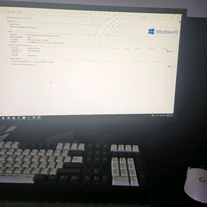 컴퓨터 i7-8700k 벤큐2456k 세트 본체 모니터 이미지