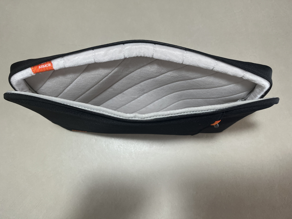 Tomtoc 탐탁 A13 노트북 파우치 케이스 40.6cm (16인치) / 색상 : 블랙 이미지