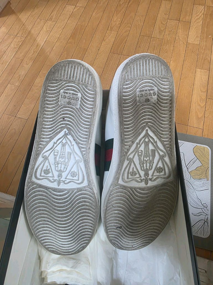 구찌 스니커즈 판매합니다. 이미지