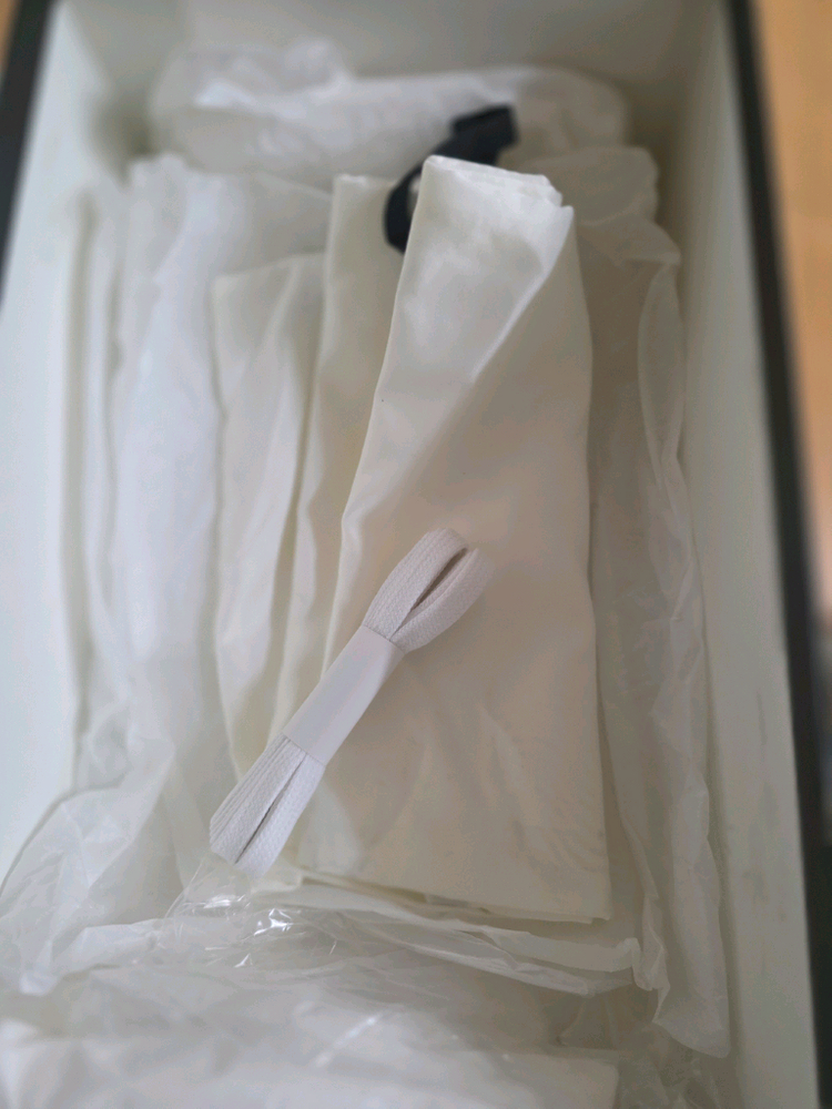 구찌 스니커즈 판매합니다. 이미지