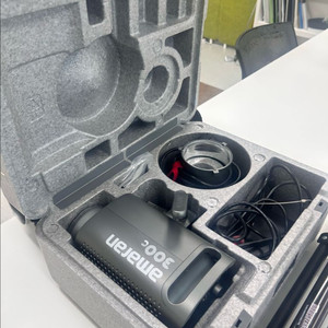 어퍼처 aputure amaran 300c 아마란 삼백씨 카메라 촬영 조명세트 이미지