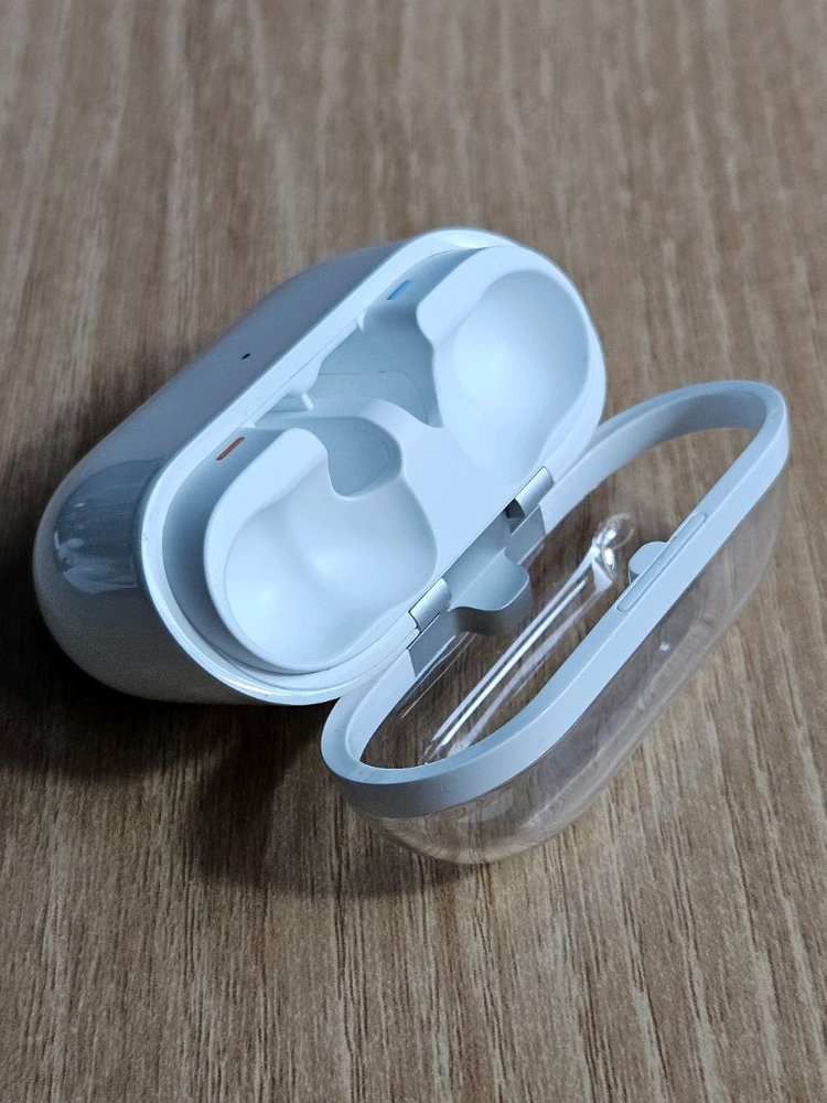 갤럭시 버즈3프로 화이트 충전본체 이미지