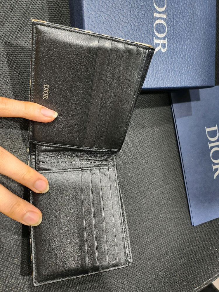 디올 오블리크 남자 반지갑 이미지