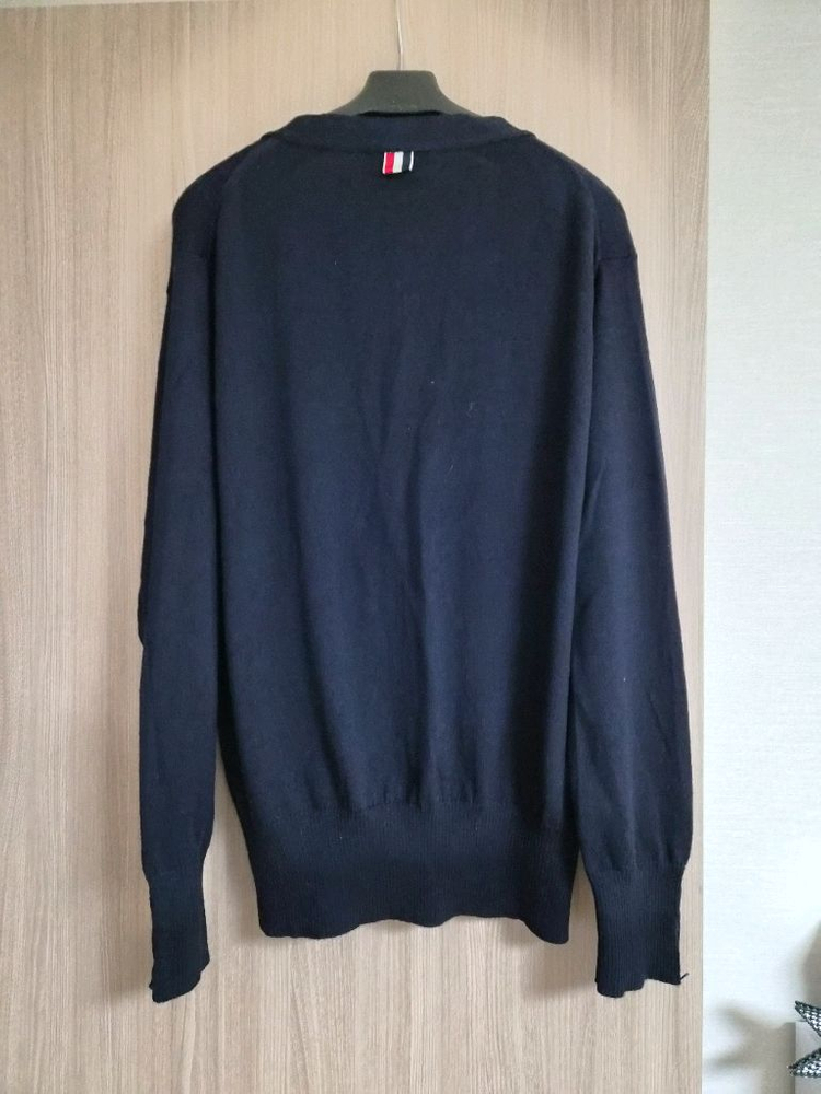 톰 브라운 네이비 가디건 이미지