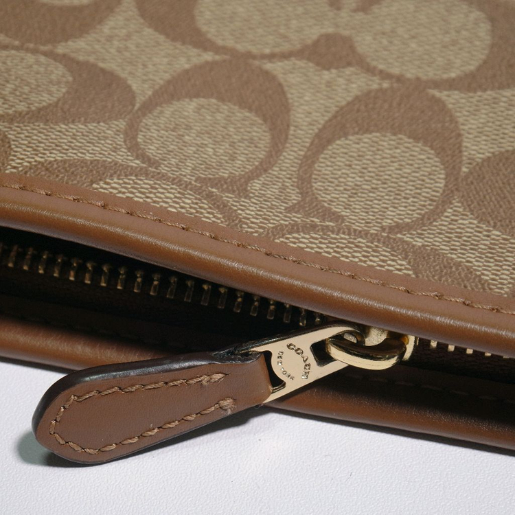 코치 시그니처 크로스백 브라운 이미지