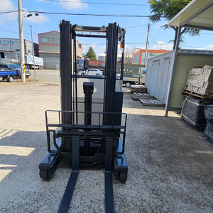 배터리 2017년식 클라크 입식 1.5톤 전동지게차 삼단 4.3M인상 390만 이미지