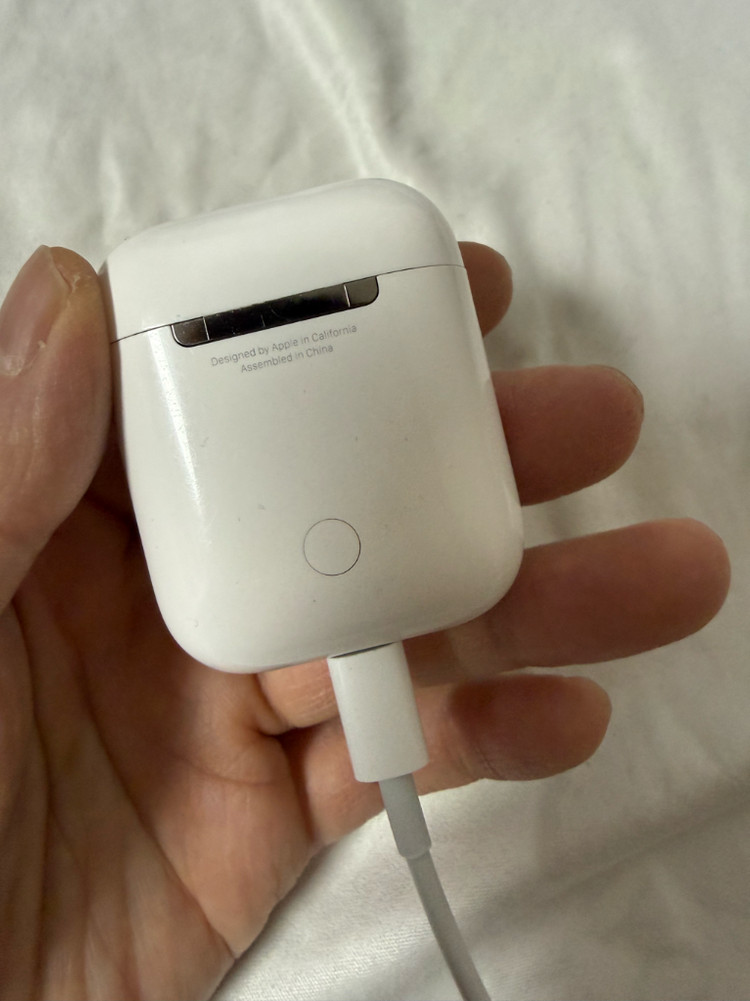 애플 정품 에어팟 2세대 이미지