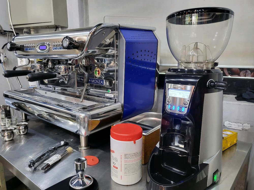 비에프씨 몬자 커피머신 라심발리전자동그라인더 포함 이미지