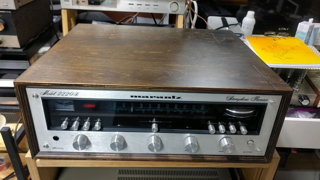 마란츠 2220B 스테레오 리시버 앰프 이미지