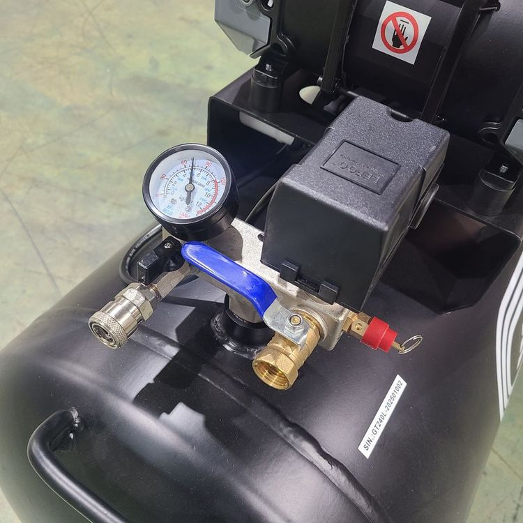 오일프리 8.5마력 콤프레샤 리퍼 중고 콤프레셔 이미지