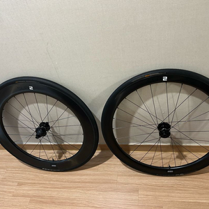 자이언트 SLR2 휠셋 앞 42, 뒤 65 이미지