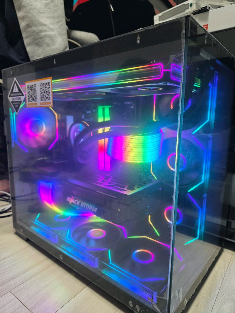 9800x3d rtx4080슈퍼 본체 팝니다 이미지
