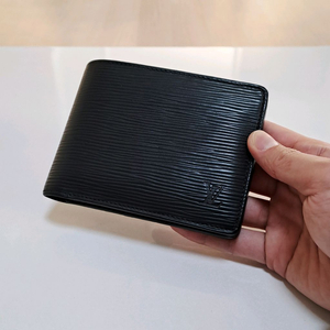 [100%/정품] 루이비통 에피 반지갑 블랙, 루이비통에삐지갑,루이비통반지갑 이미지