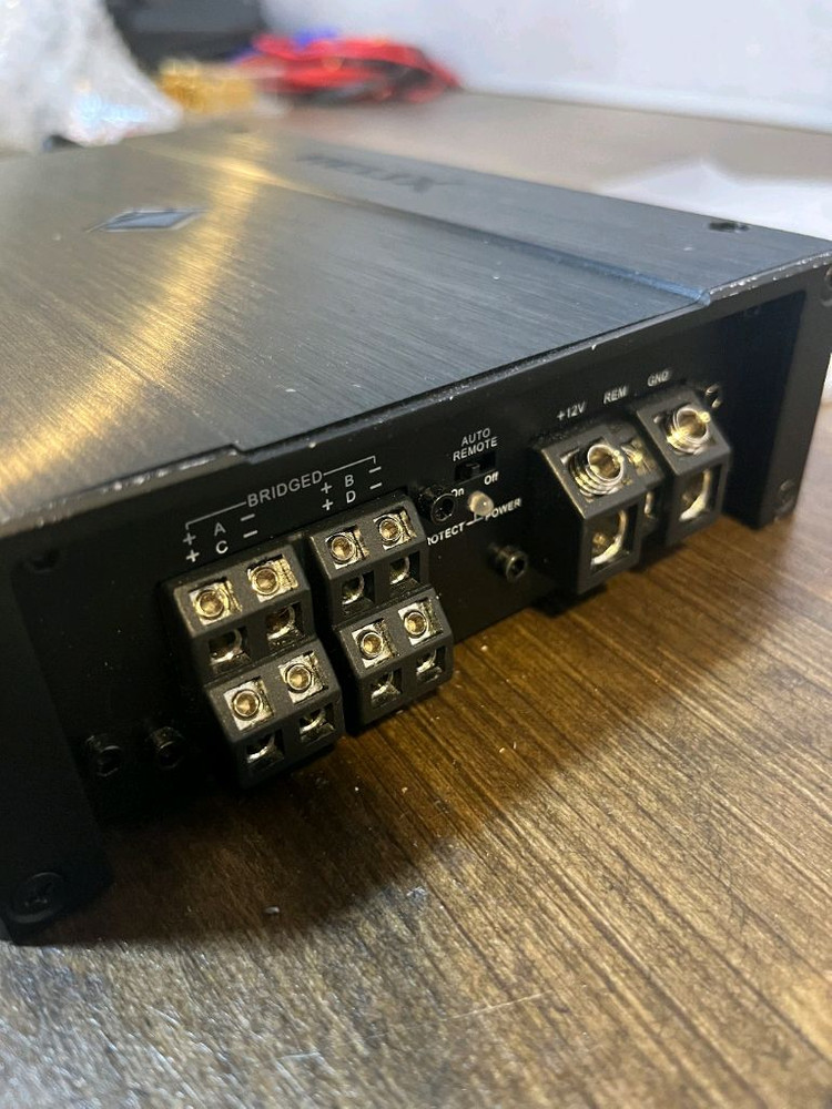 헬릭스 M4 DSP 앰프 팝니다. 이미지