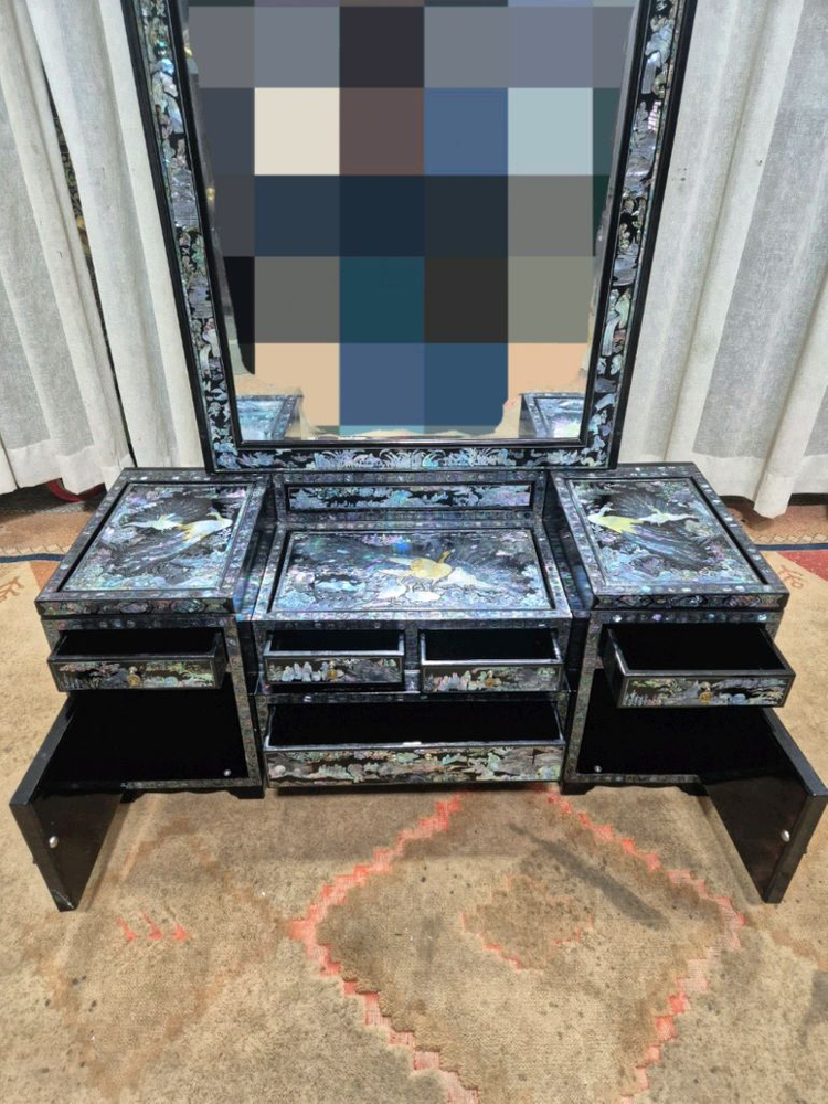 전통고가구 인테리어 자개화장대 이미지