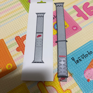 애플워치 46mm 베일드 그레이 Nike 스포츠 루프 판매합니다. 이미지