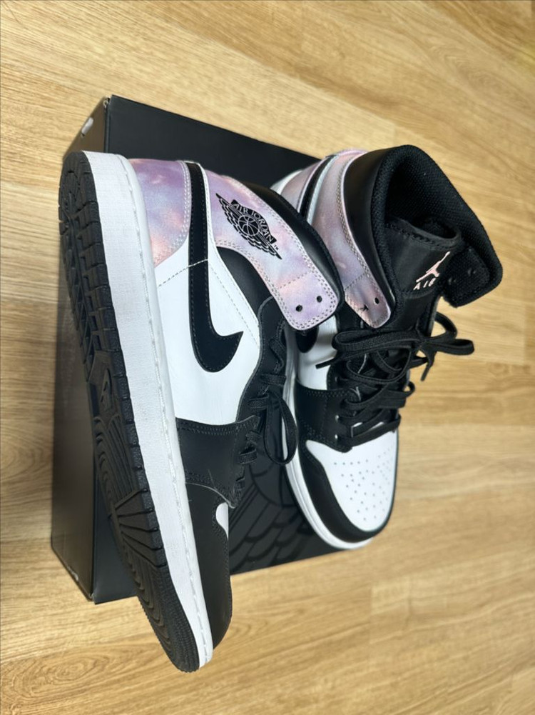 나이키 조던 1 미드 화이트 블랙 타이다이 265 이미지