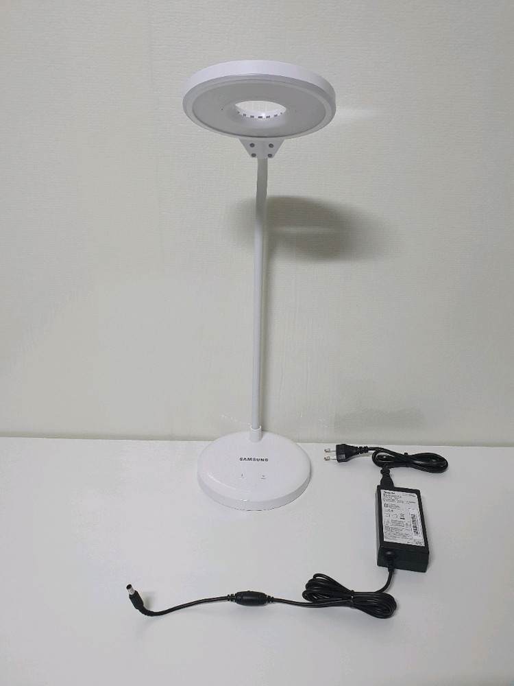삼성 생체리듬 스탠드 조명 공부 책상 독서등 SI-GM9C08A1A2D 이미지