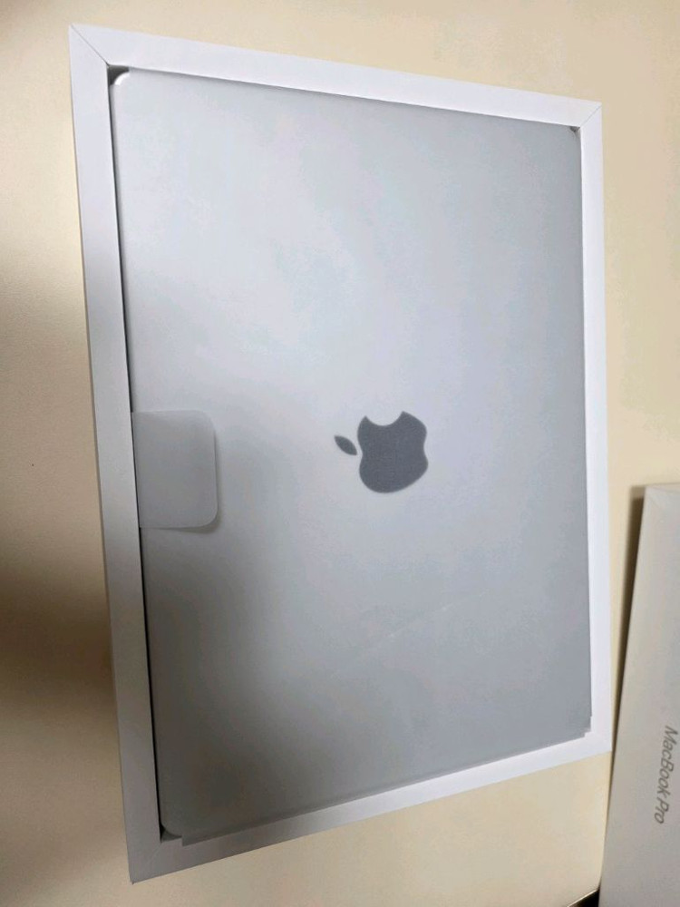 맥북프로 M5 14인치 32GB 2TB 이미지