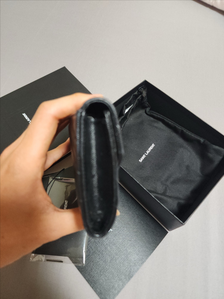 생로랑 카산드라 마틀라세 카드지갑 블랙 금장 이미지